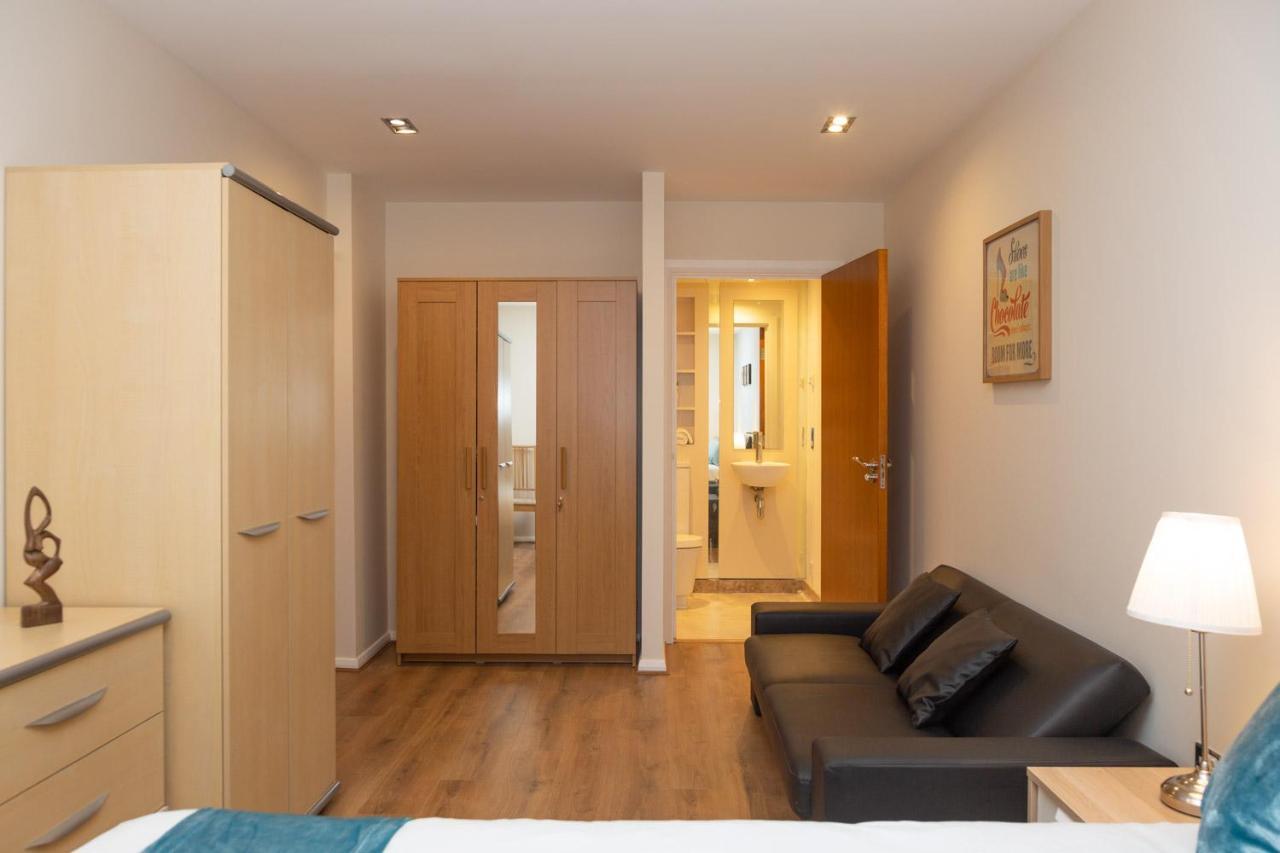 Royal Crossharbour Apartment London Exterior photo